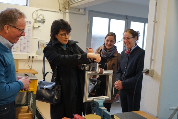 Besuch der Oberbürgermeisterin Gabriele Zull bei Wehaus, anläßlich des 100 Jahr Jubiläums